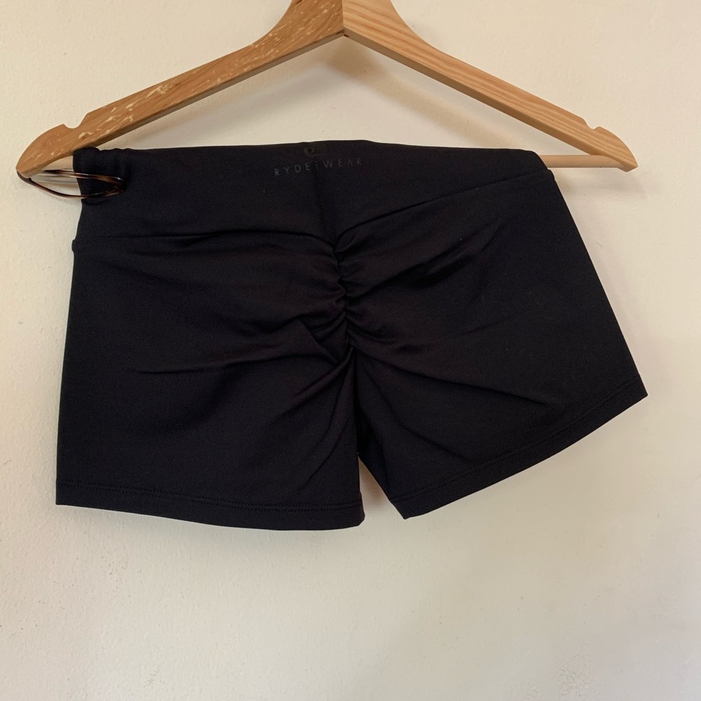 LS ryderwear scrunch bum shorts